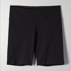 NWOT Aritzia TNA Biker Shorts